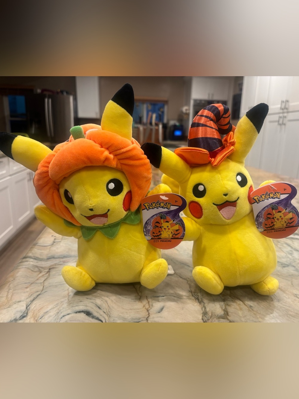 Halloween Pikachus